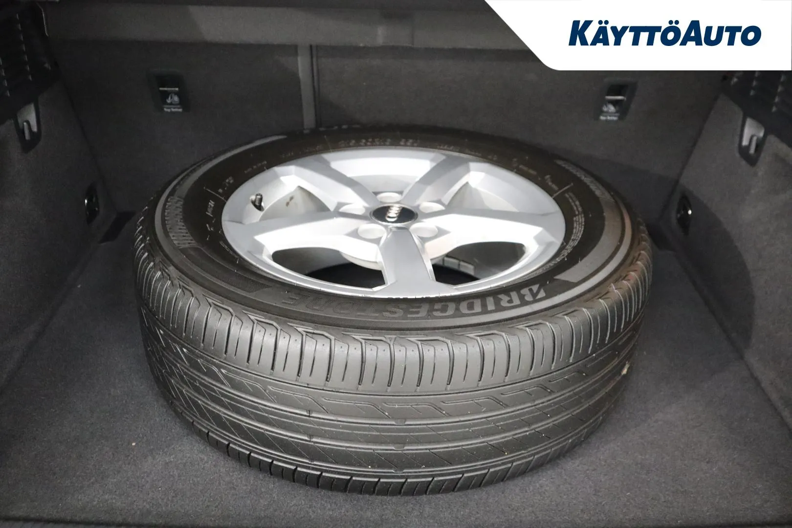 Audi Q2 OXP-834 carousel image