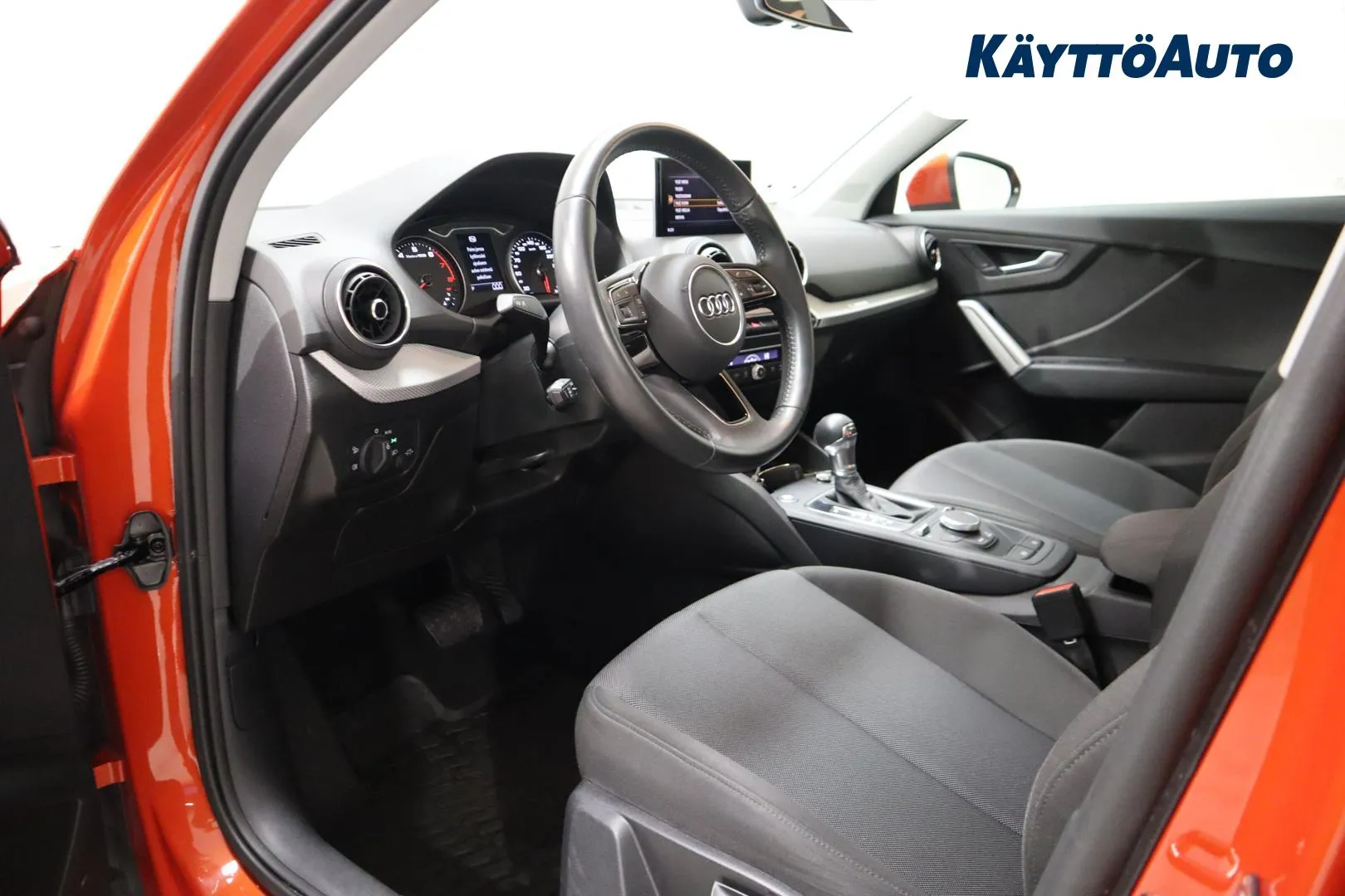 Audi Q2 OXP-834 carousel image