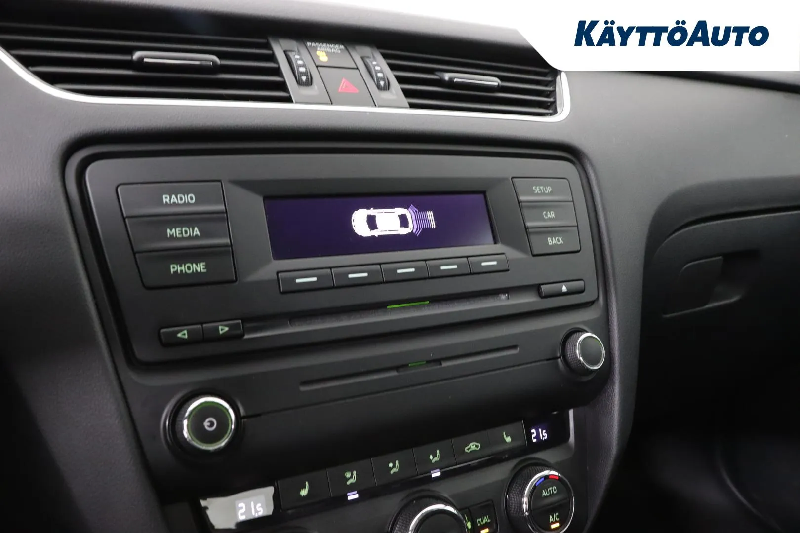 Skoda Octavia KMN-699 carousel image