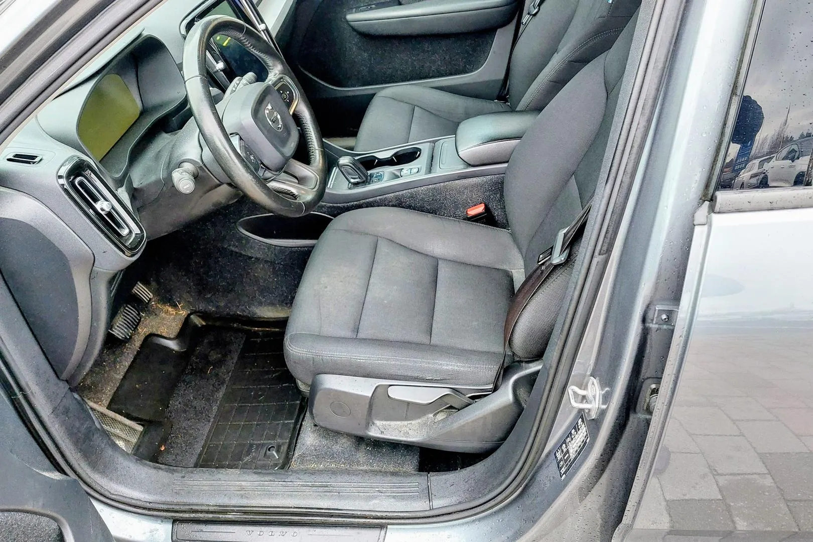 VOLVO XC40 OXU-864 carousel image