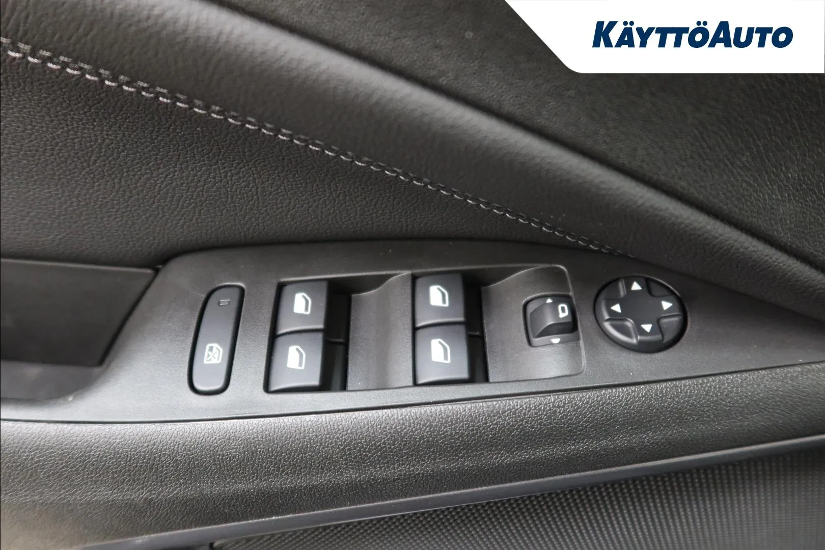 Opel Crossland GPG-748 carousel image