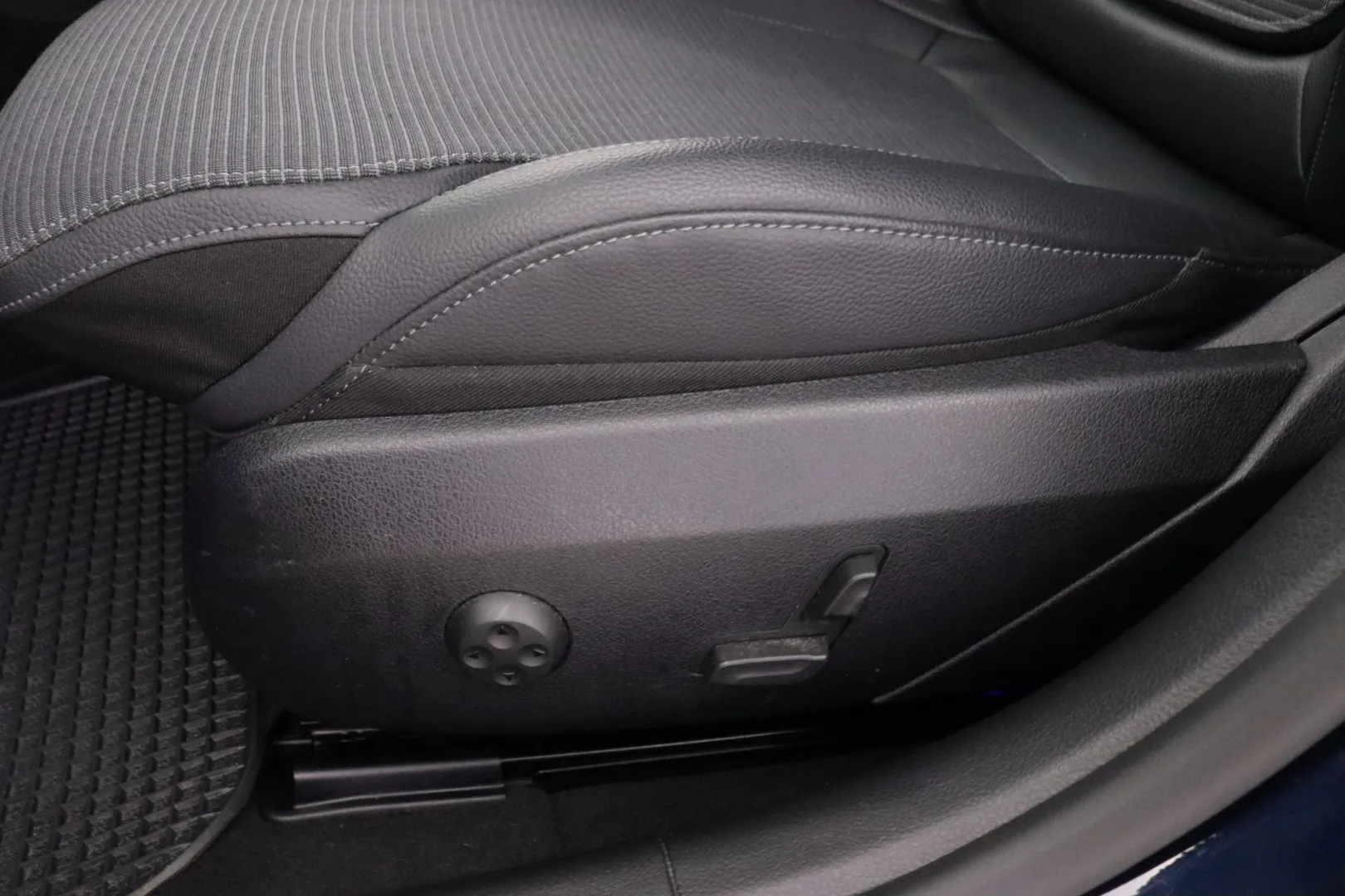 MERCEDES-BENZ C KUC-294 carousel image