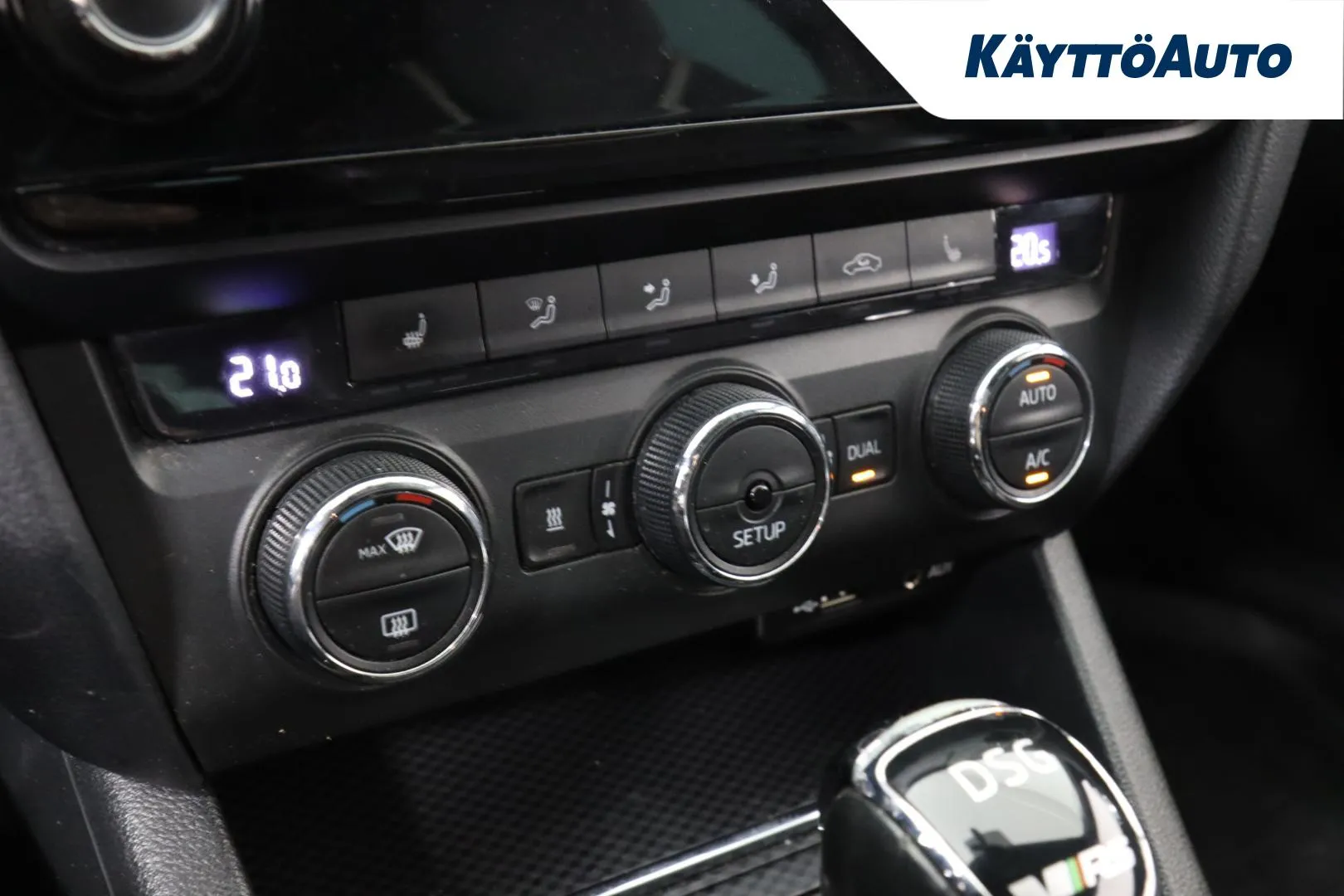 SKODA Octavia EMX-281 carousel image