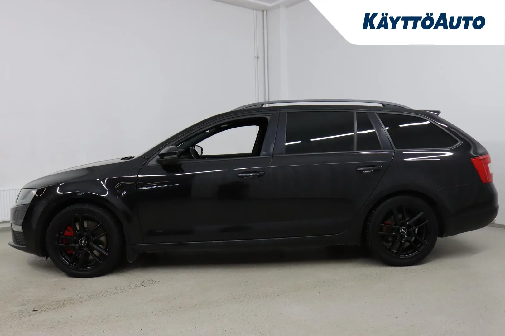 SKODA Octavia EMX-281 carousel image