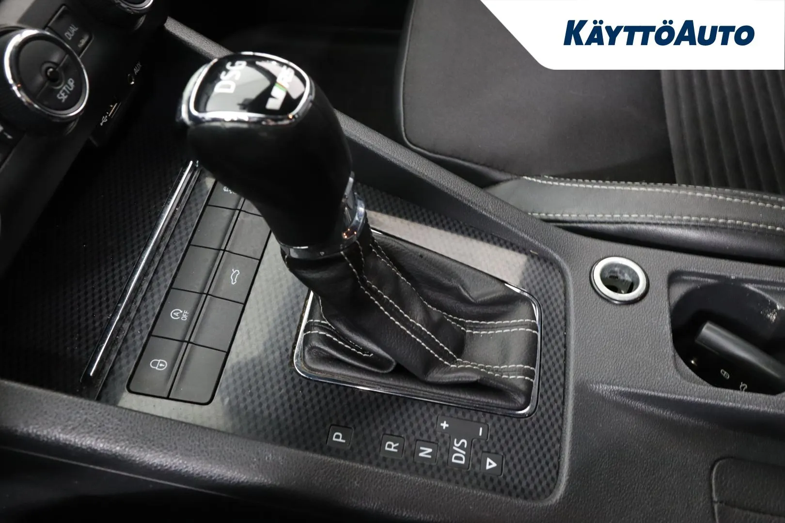 SKODA Octavia EMX-281 carousel image