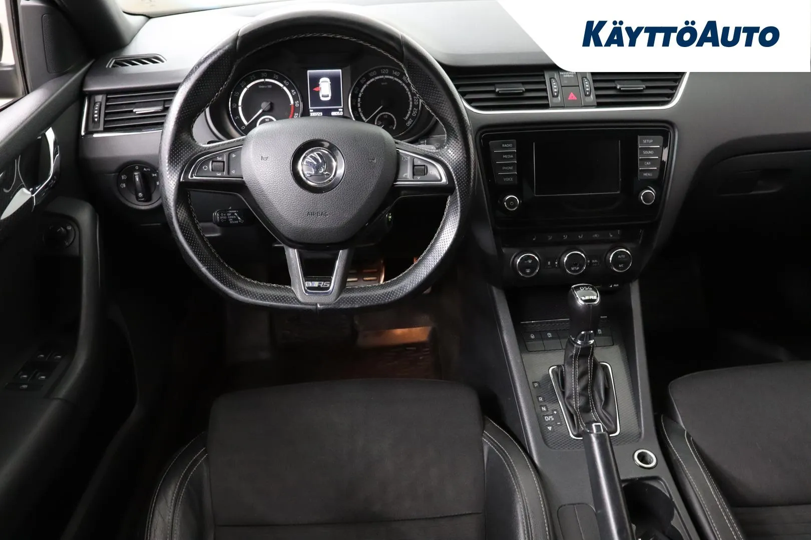 SKODA Octavia EMX-281 carousel image