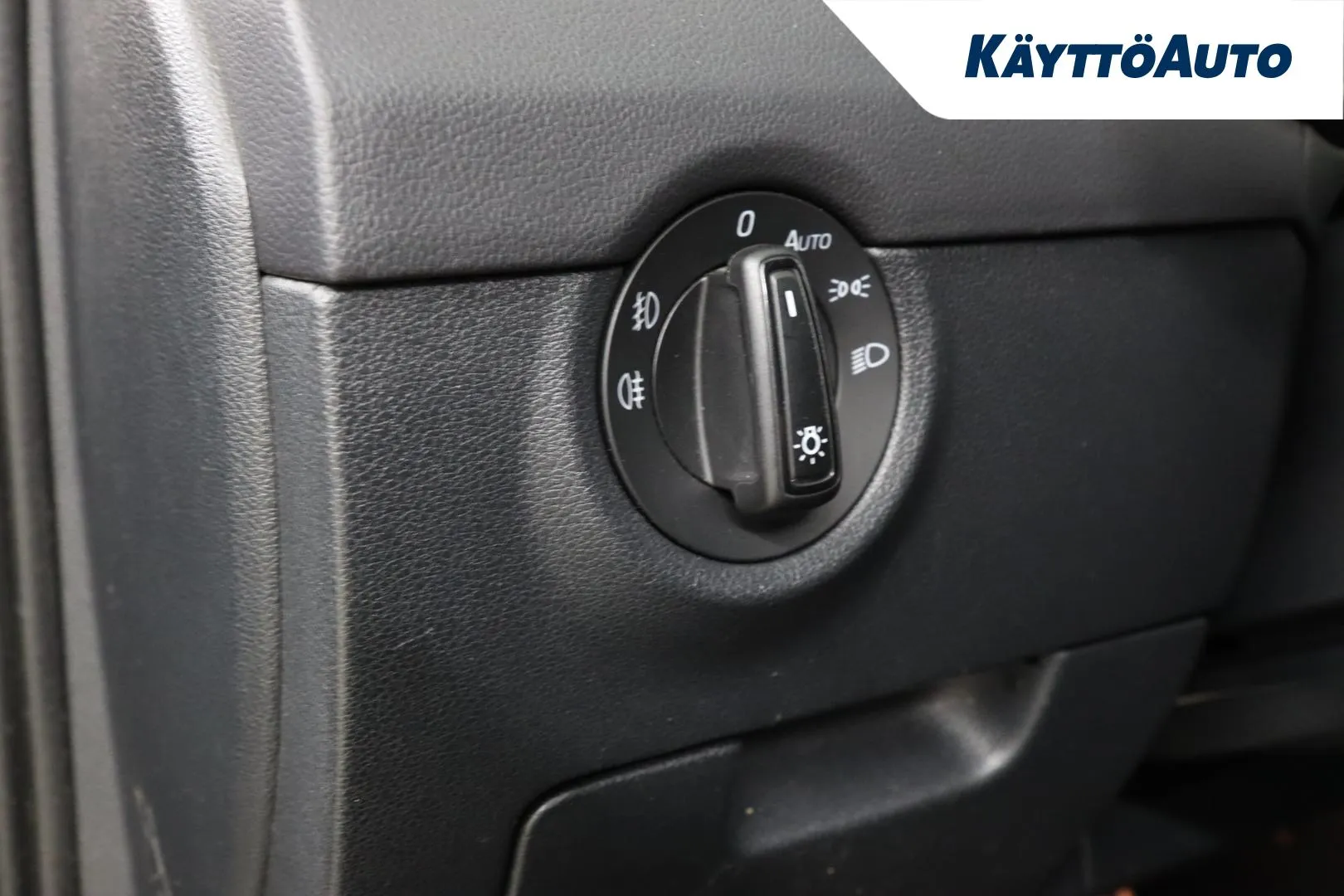 SKODA Octavia EMX-281 carousel image