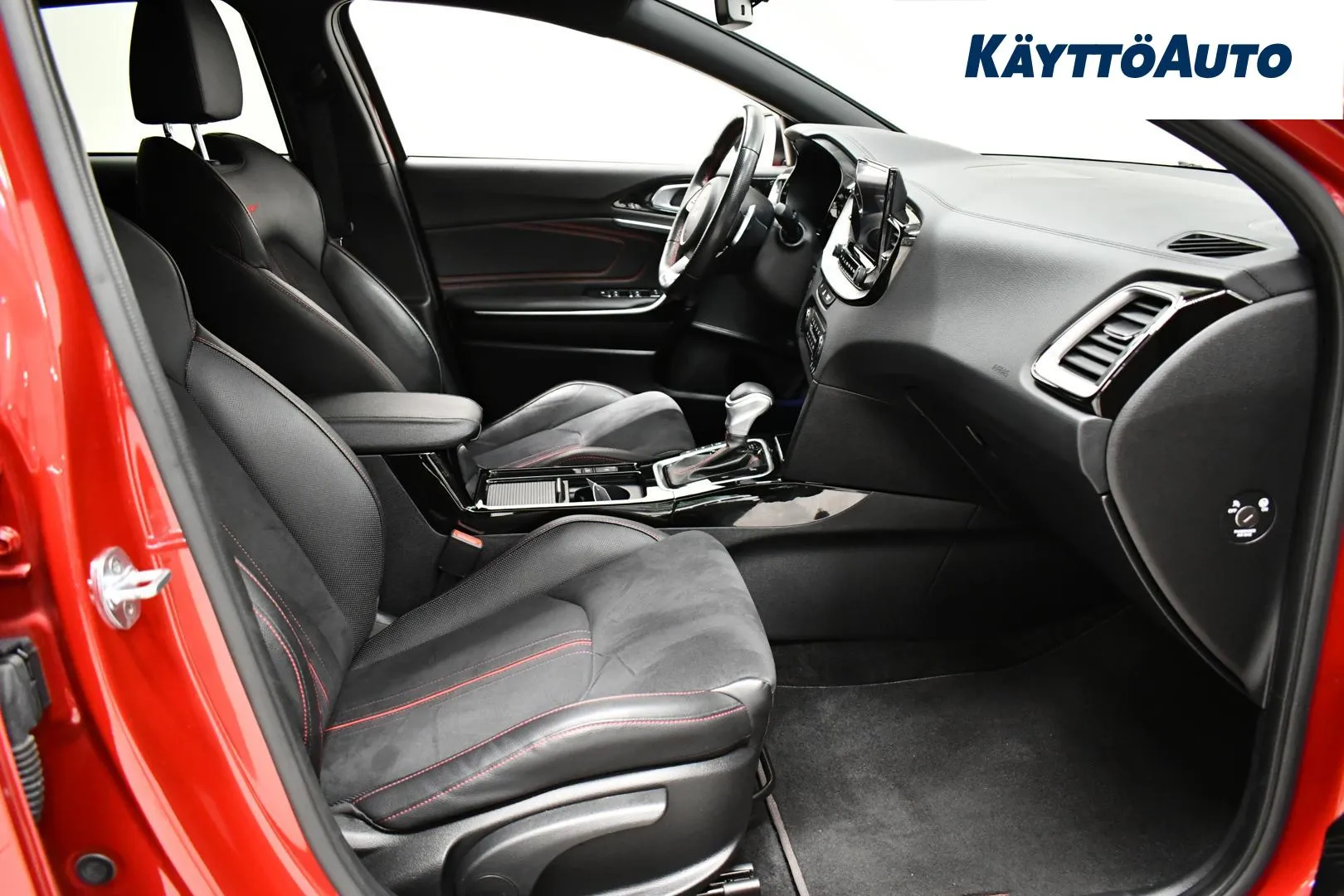 KIA ProCeed MOU-214 carousel image