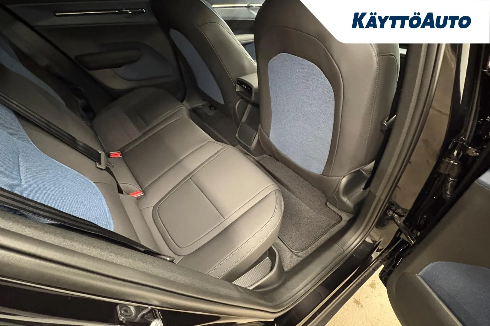 Volvo EX30 KXL-449 carousel image