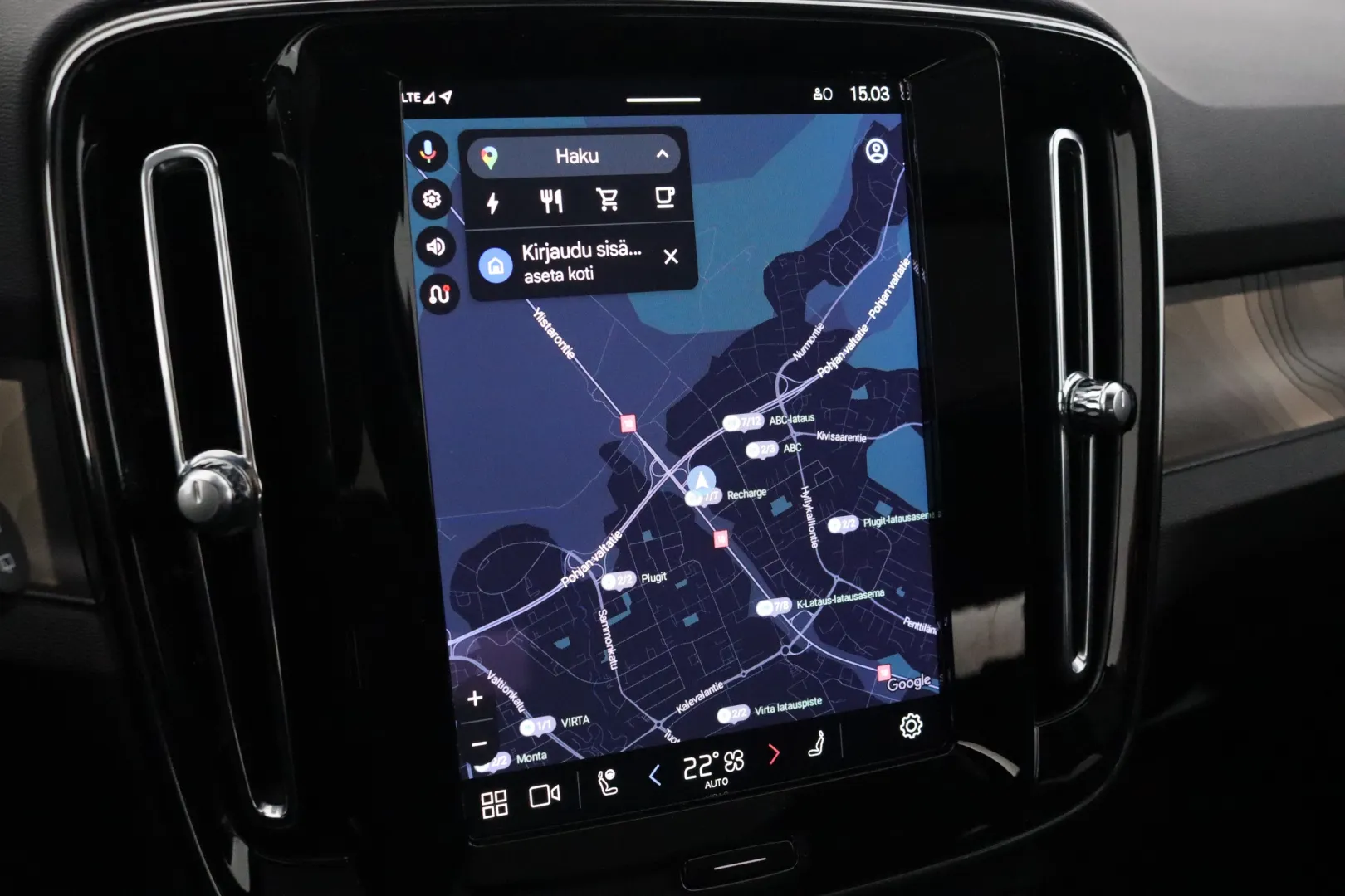 VOLVO XC40 XSM-686 carousel image