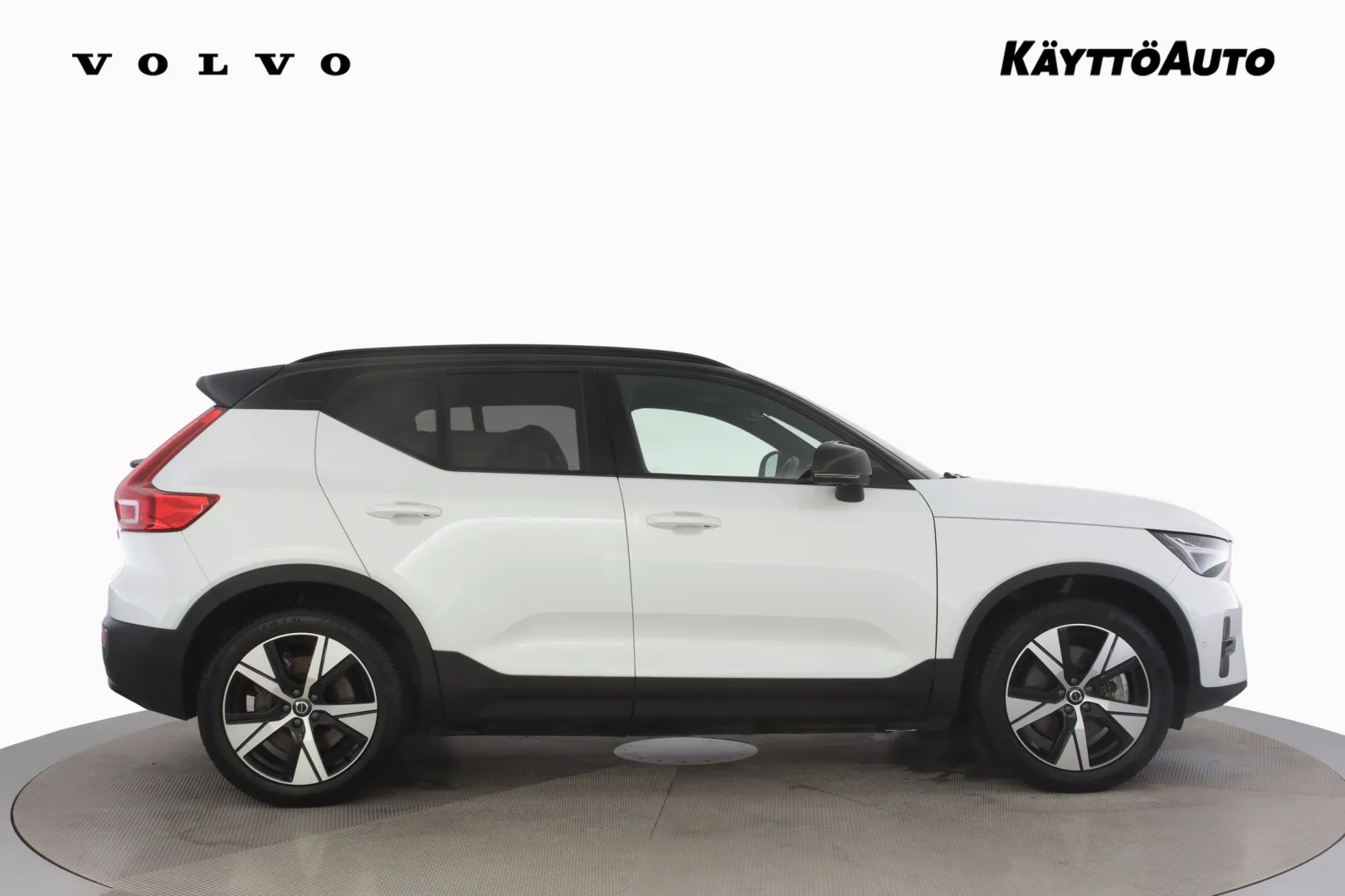 VOLVO XC40 XSM-686 carousel image