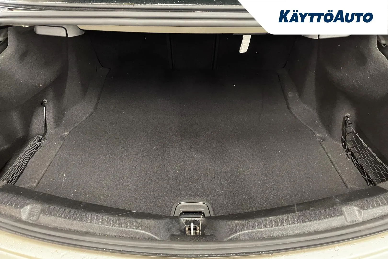 Mercedes-Benz E GOF-567 carousel image