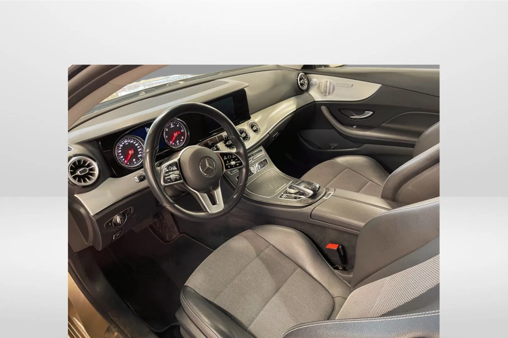 Mercedes-Benz E GOF-567 carousel image