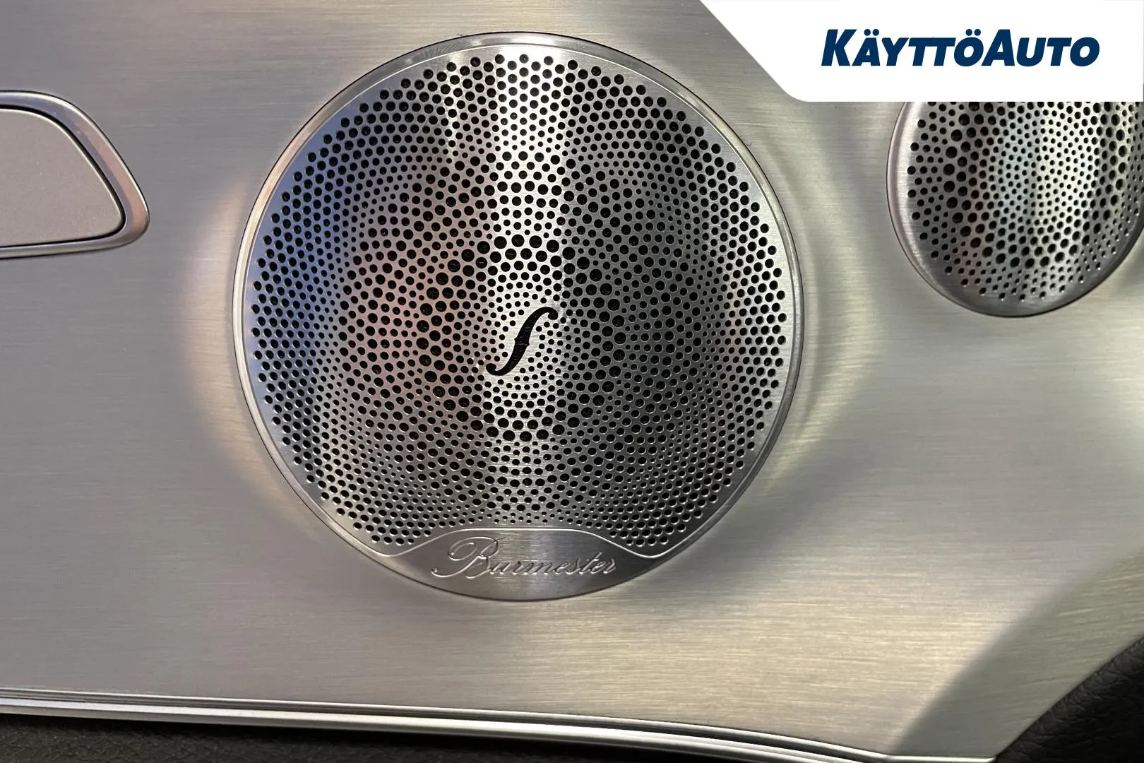 Mercedes-Benz E GOF-567 carousel image