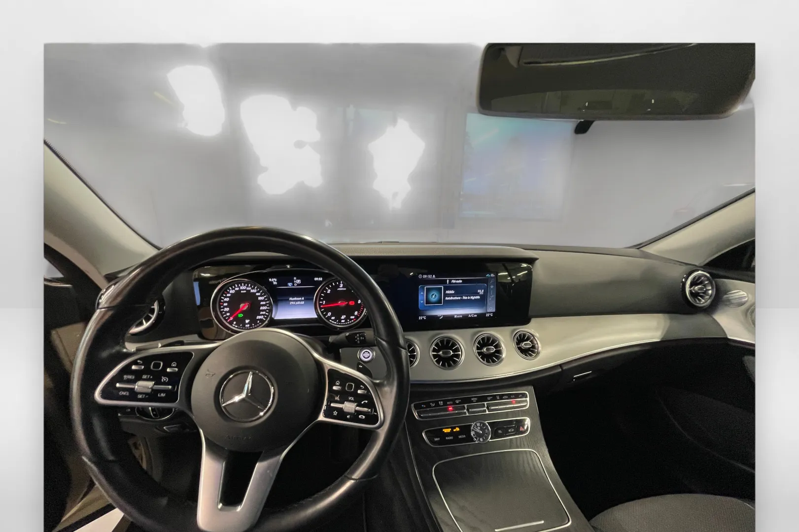 Mercedes-Benz E GOF-567 carousel image