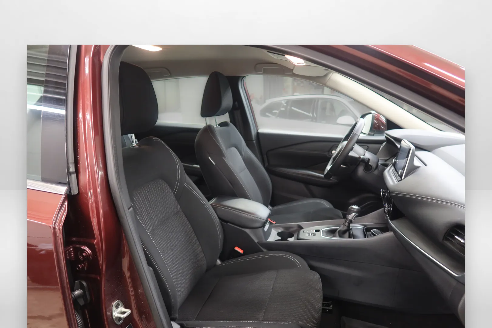 Nissan Qashqai NNR-180 carousel image