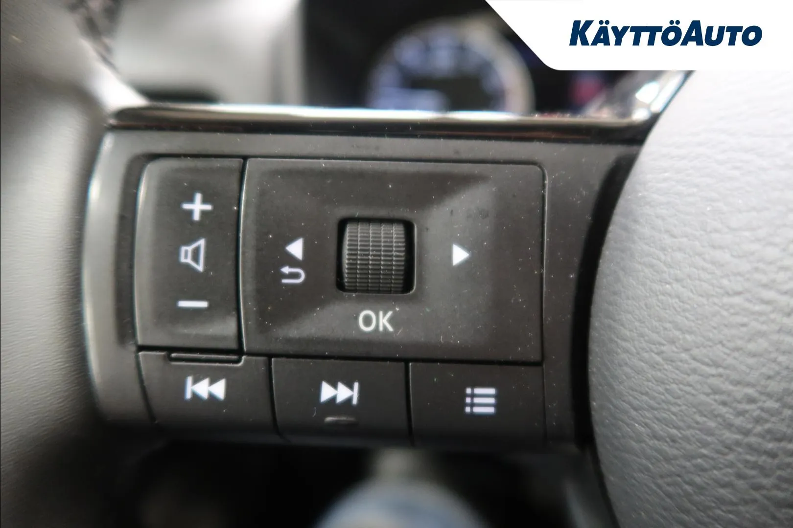 Nissan Qashqai NNR-180 carousel image