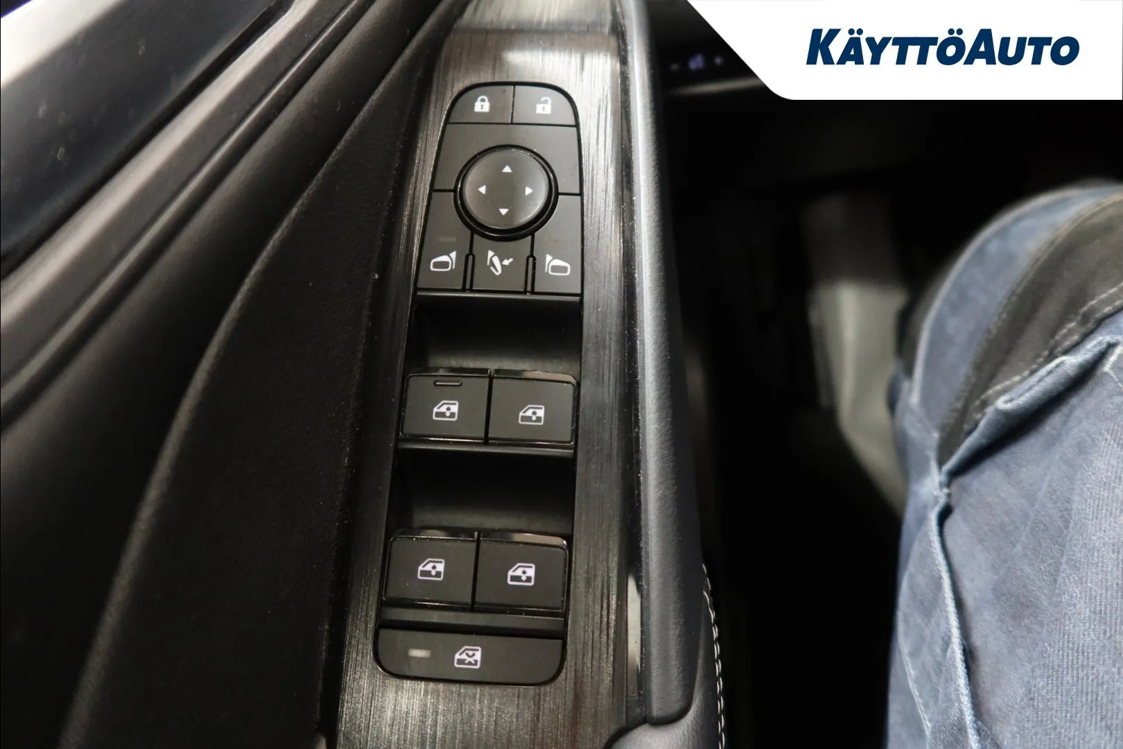 Nissan Qashqai NNR-180 carousel image