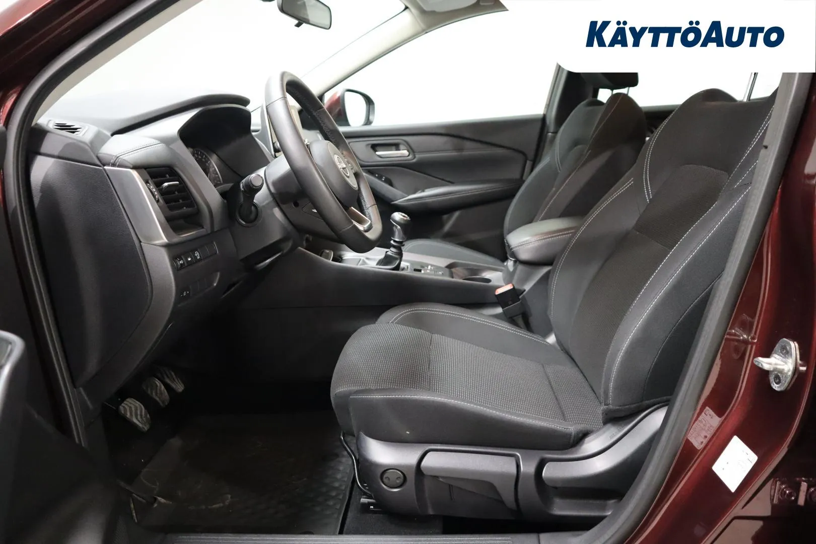 NISSAN Qashqai NNR-180 carousel image