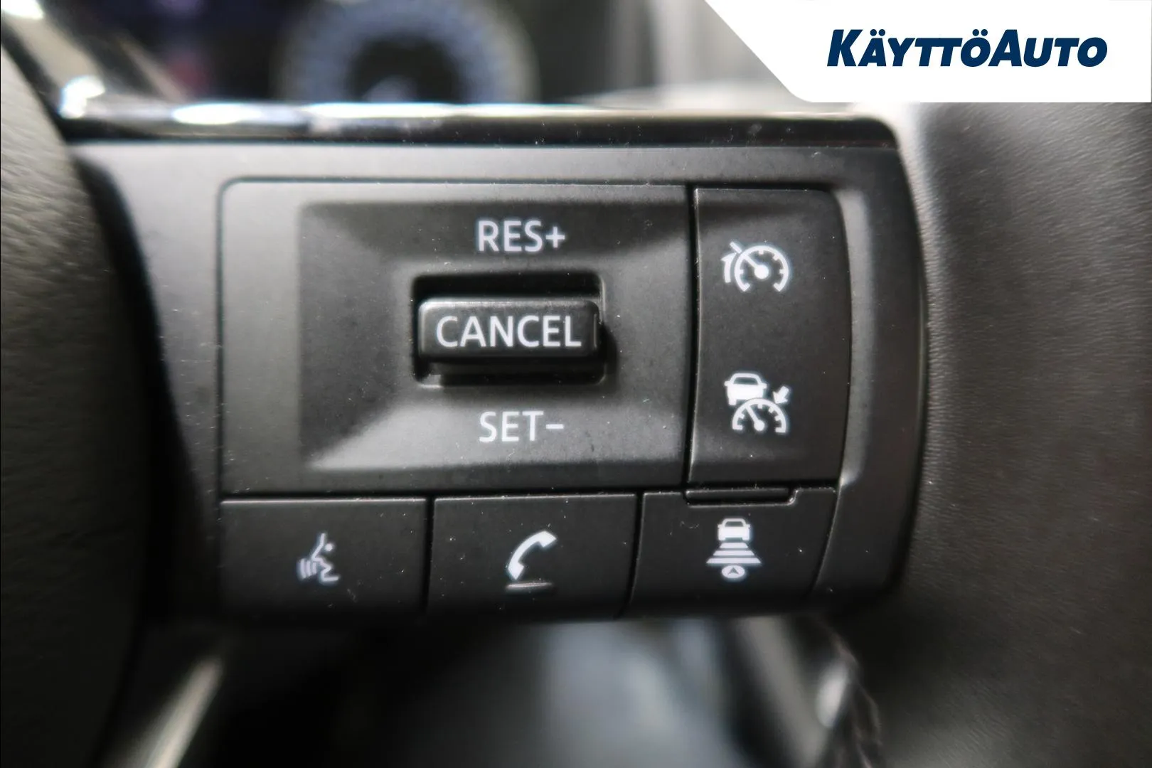 Nissan Qashqai NNR-180 carousel image