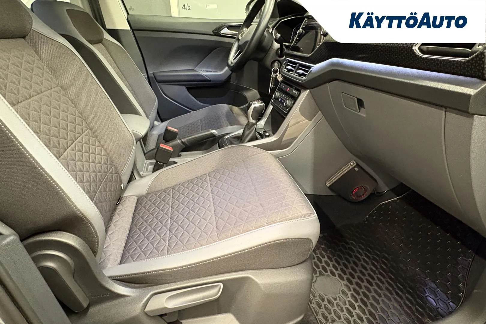 VOLKSWAGEN T-Cross YXP-306 carousel image