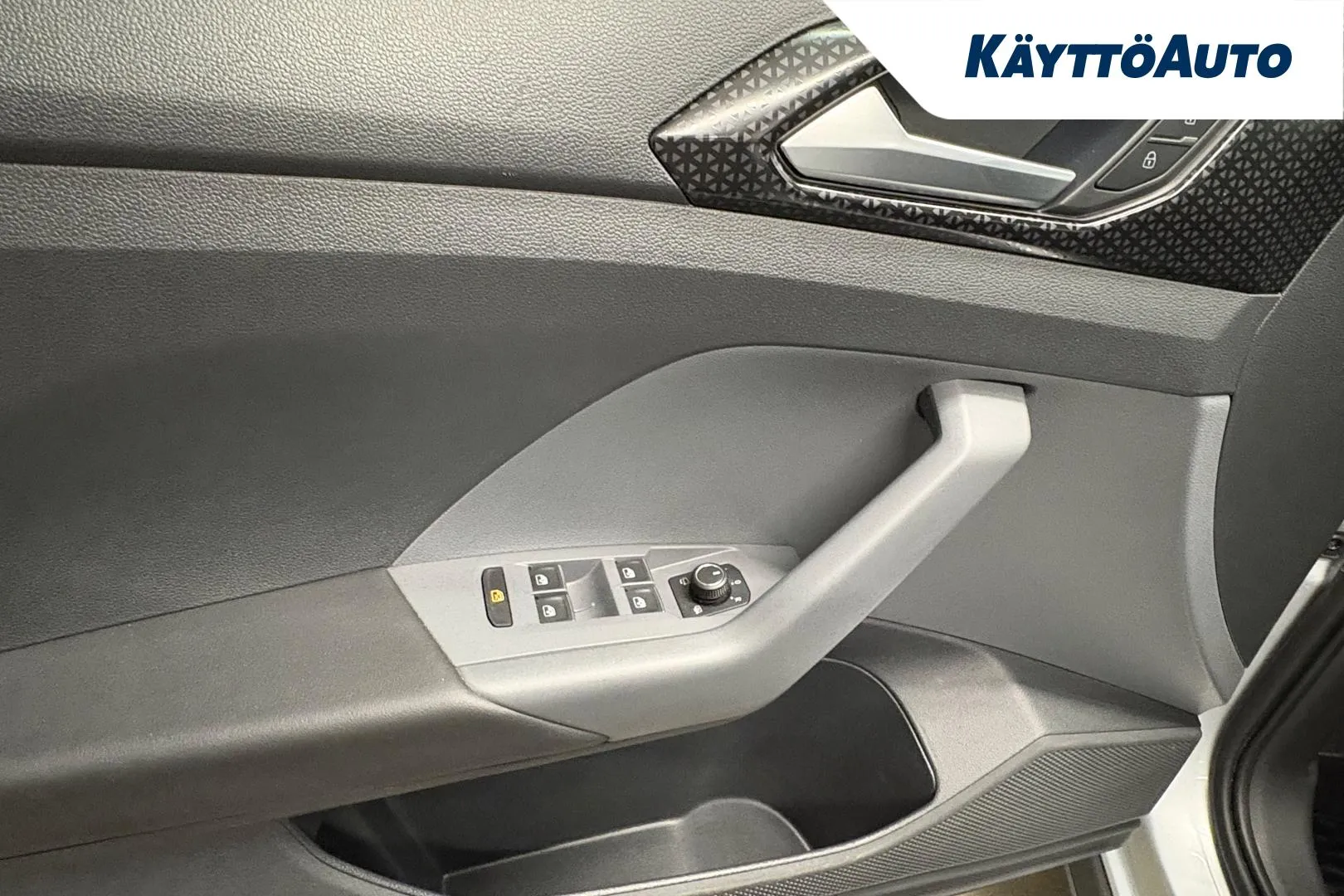 VOLKSWAGEN T-Cross YXP-306 carousel image