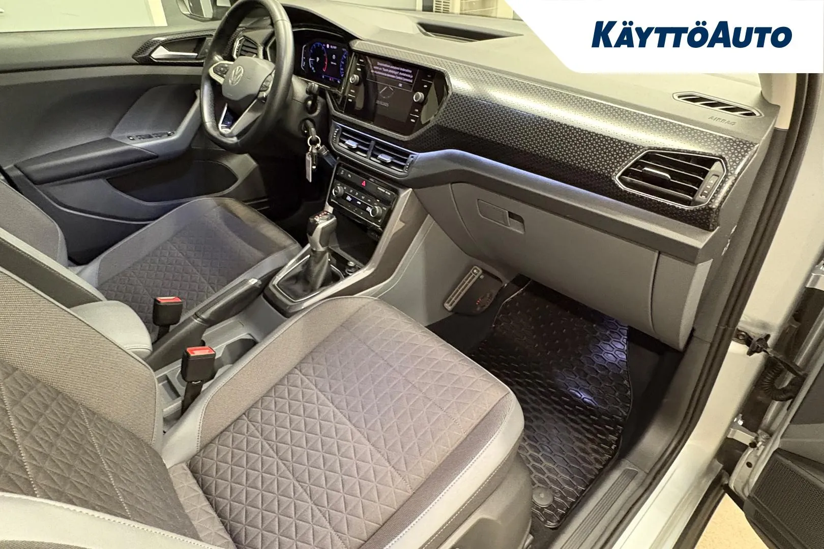 VOLKSWAGEN T-Cross YXP-306 carousel image