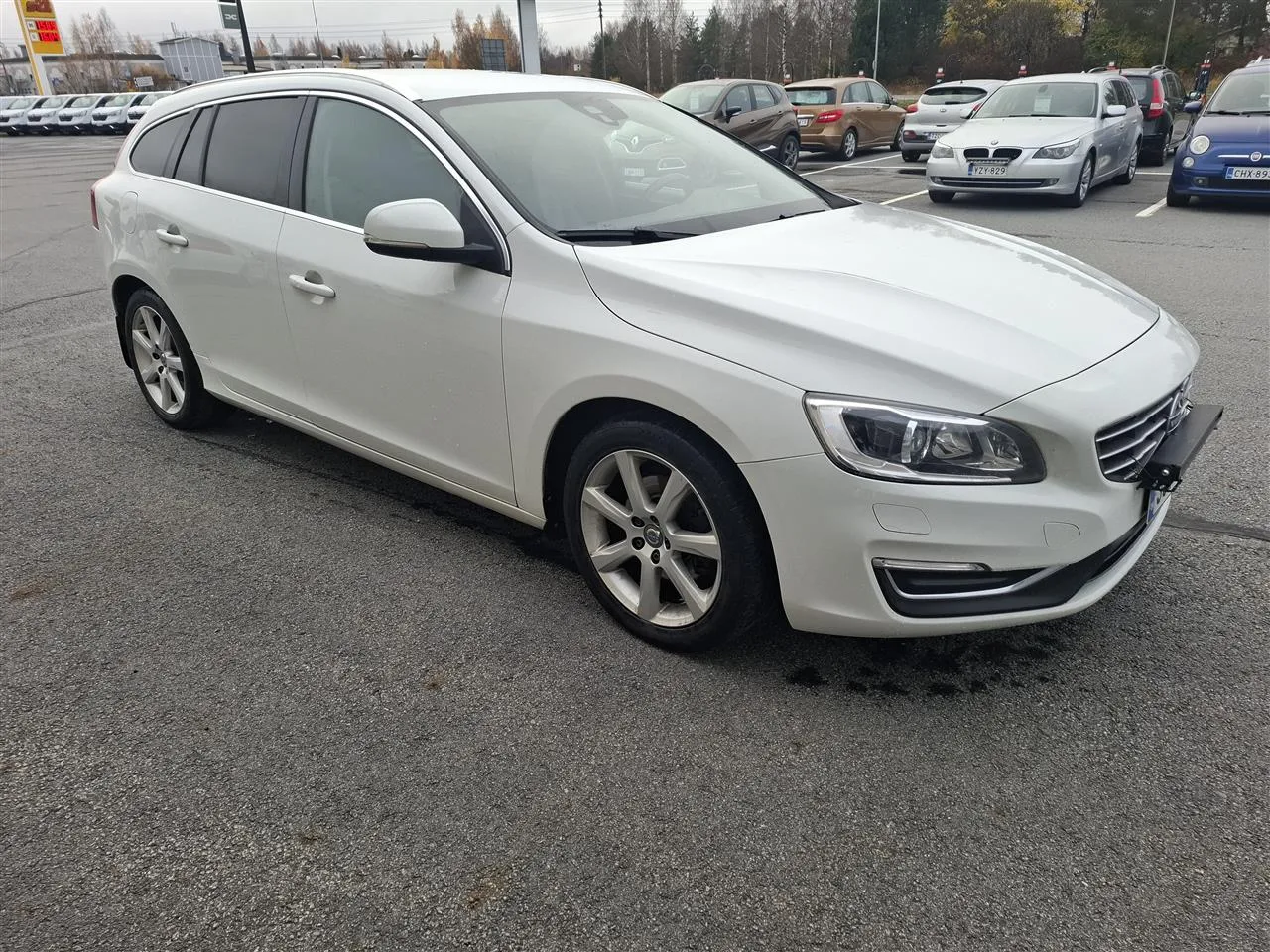 VOLVO V60 JJY-969 carousel image