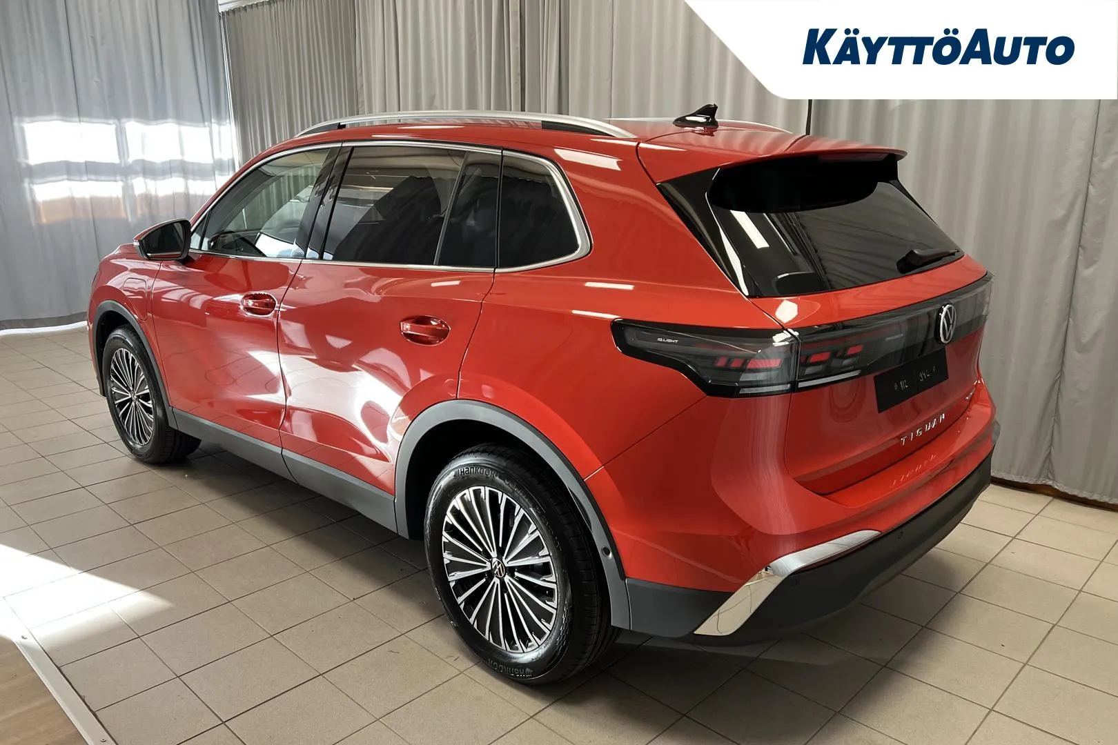 Volkswagen Tiguan ISR-462 carousel image