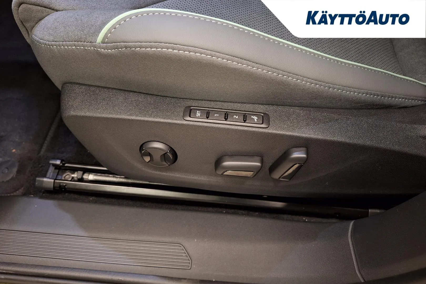 Skoda Enyaq JOM-794 carousel image