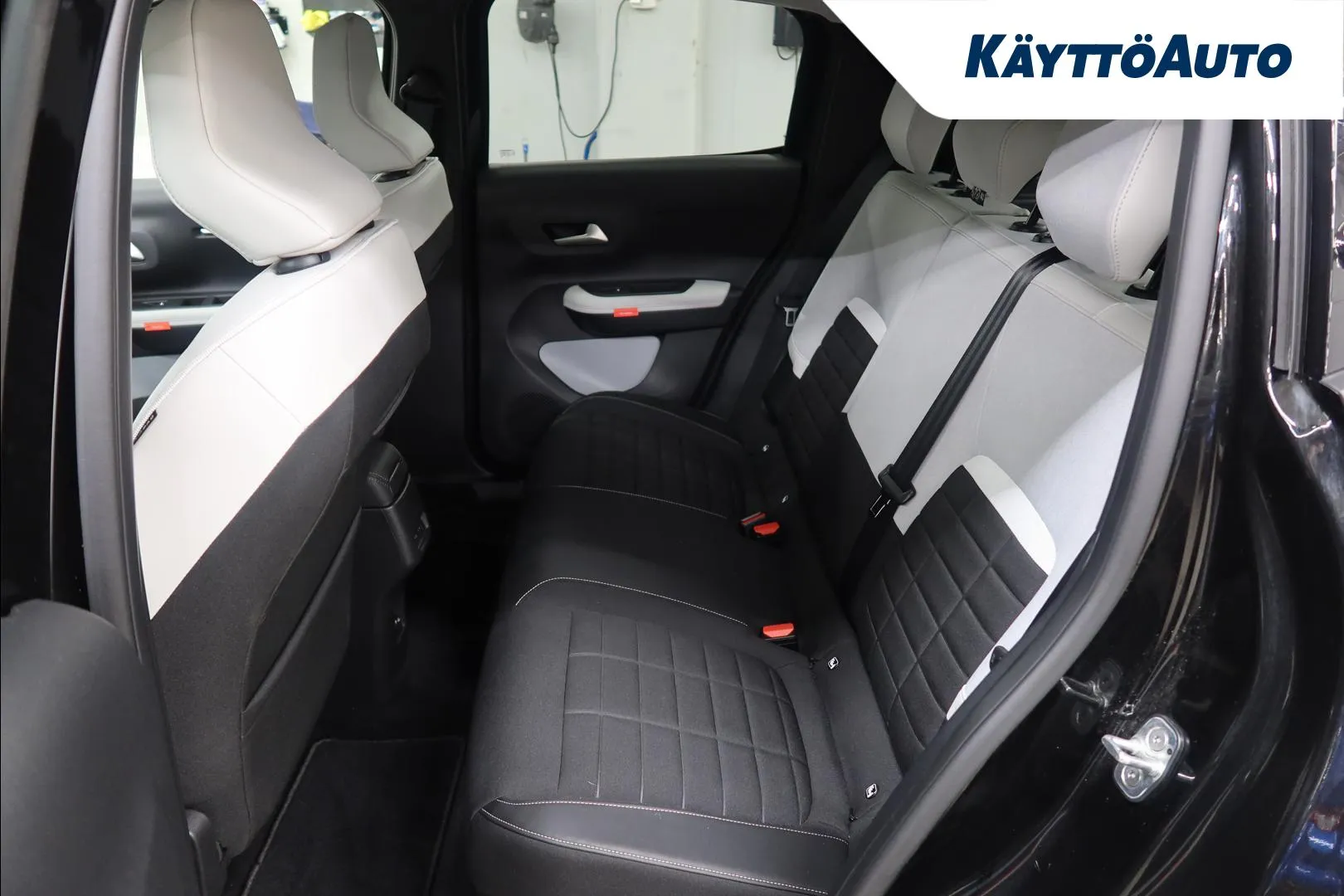 Citroen e-C3 JNT-945 carousel image