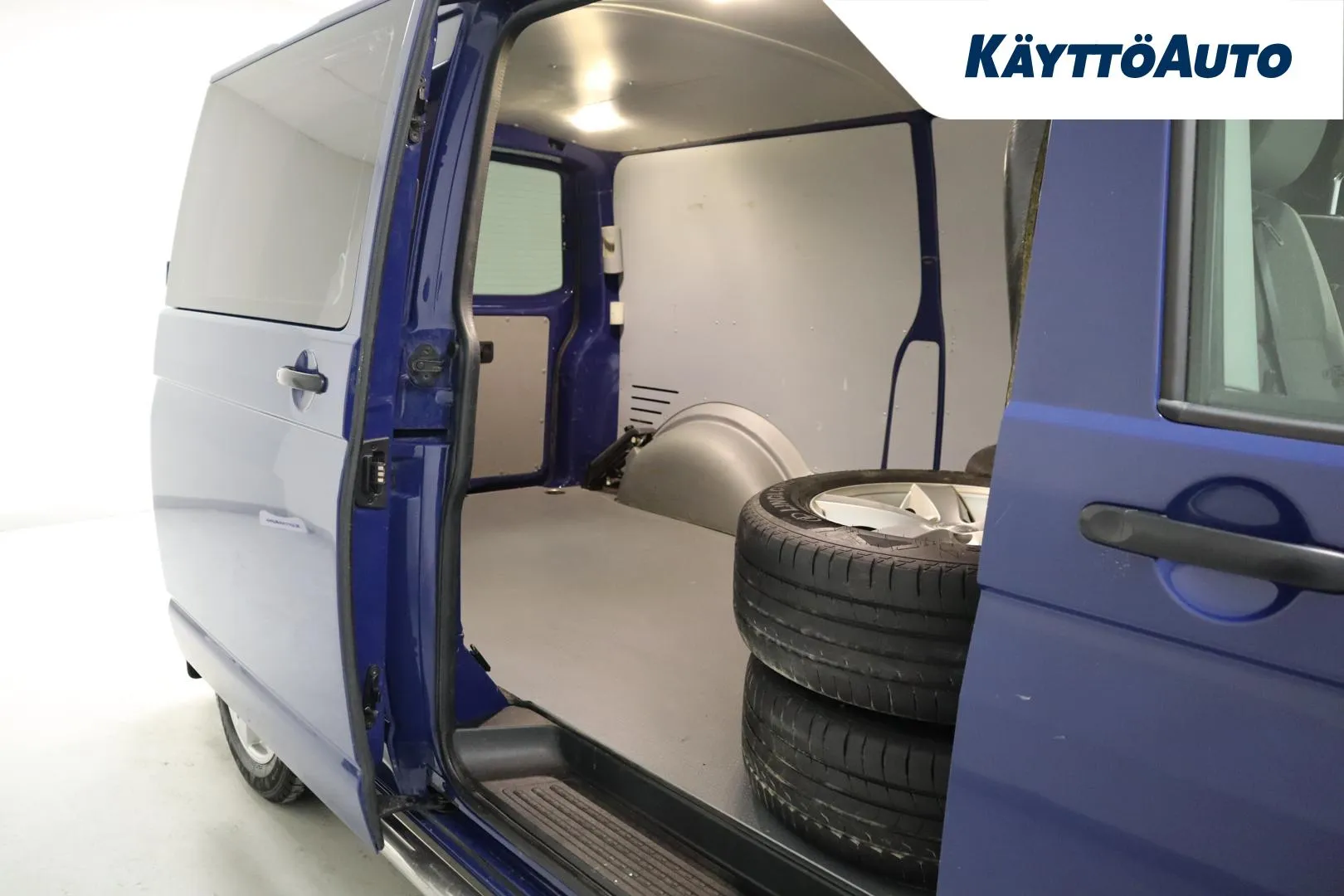 VOLKSWAGEN Transporter SLR-862 carousel image