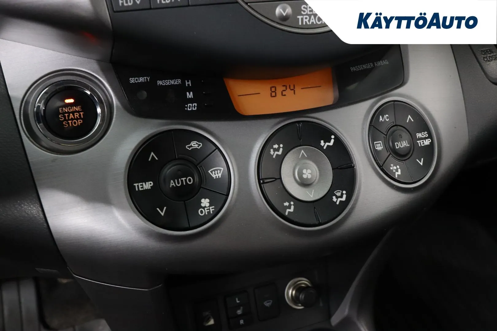 Toyota RAV4 YGI-214 carousel image