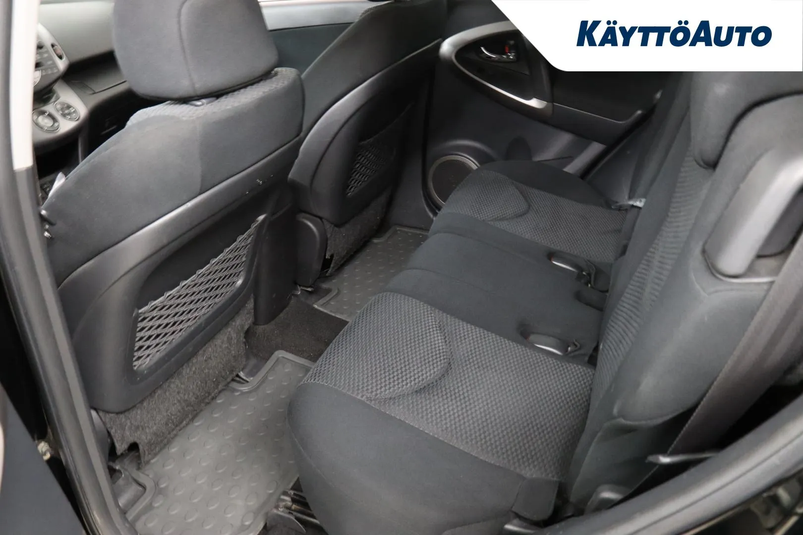 Toyota RAV4 YGI-214 carousel image