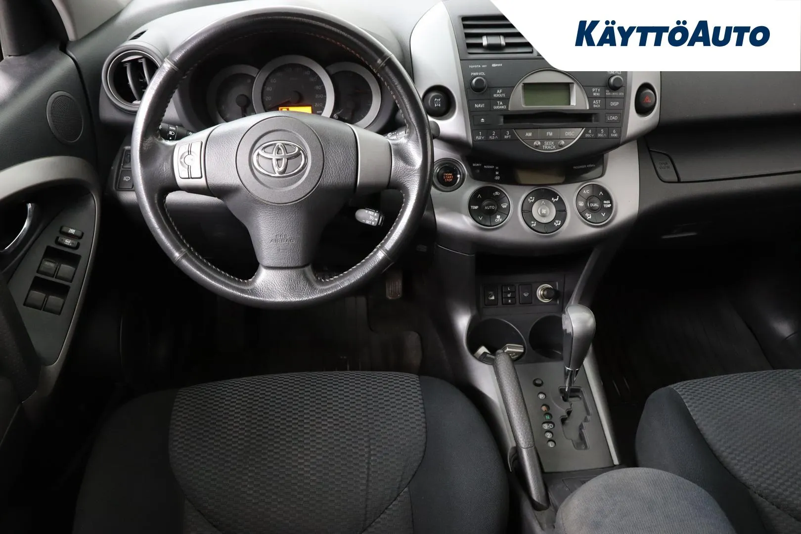 Toyota RAV4 YGI-214 carousel image