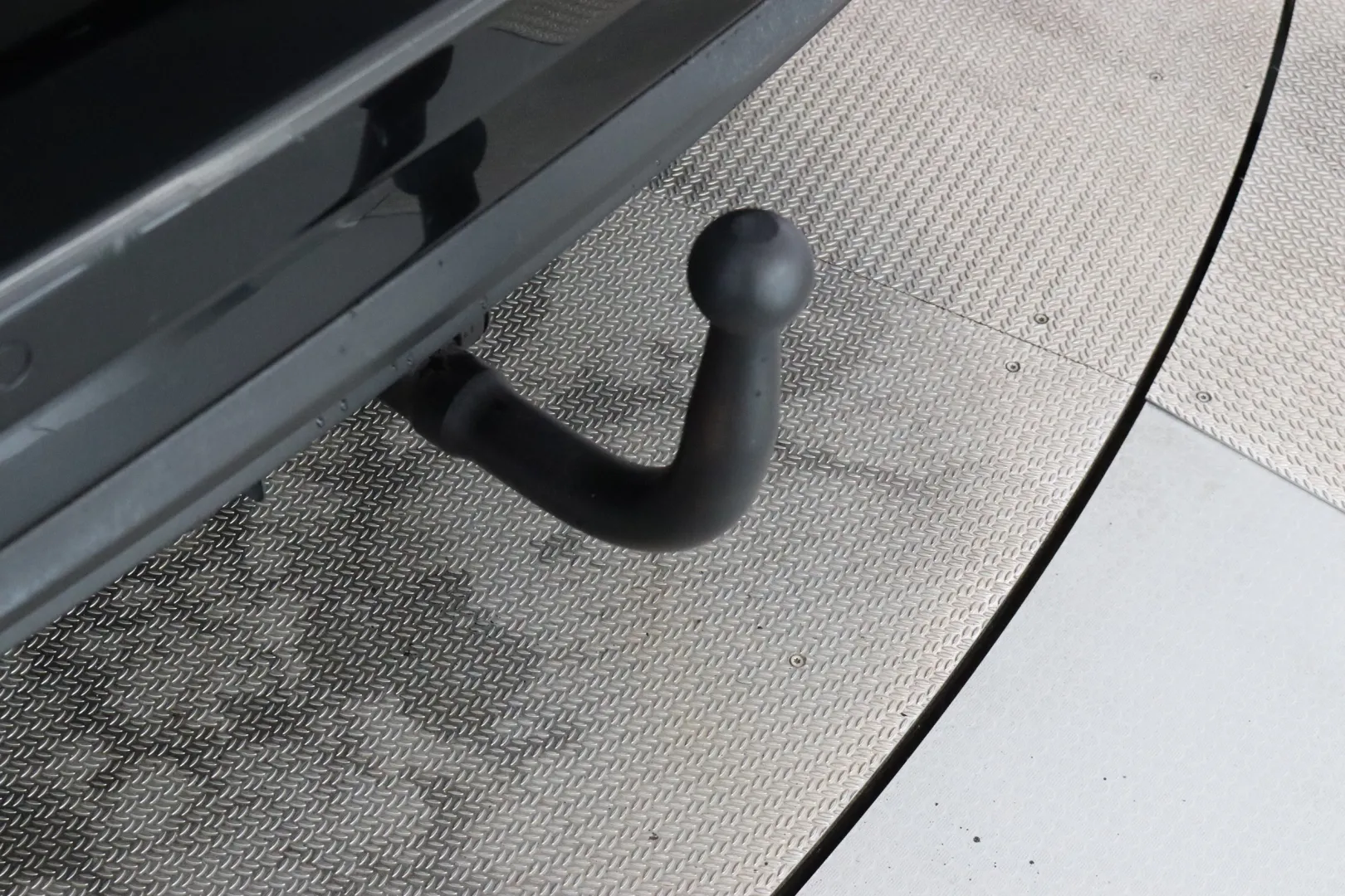 MERCEDES-BENZ E BVL-517 carousel image