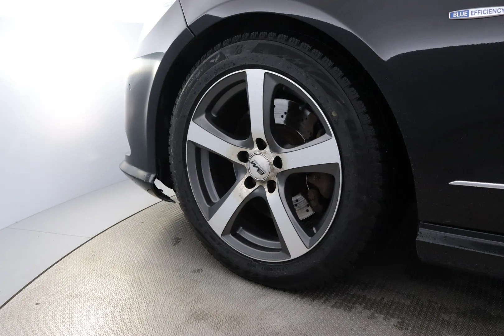 MERCEDES-BENZ E BVL-517 carousel image