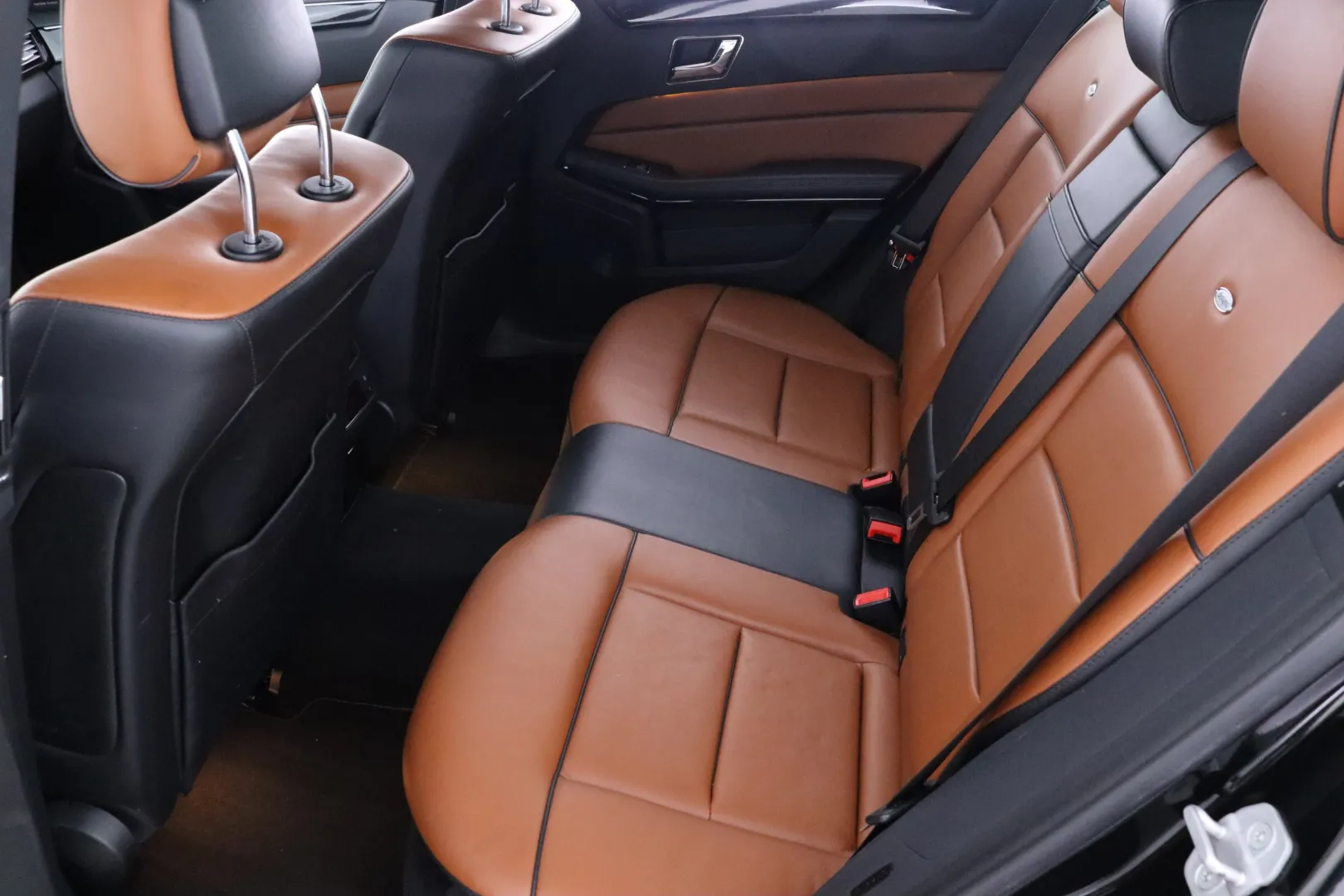 MERCEDES-BENZ E BVL-517 carousel image