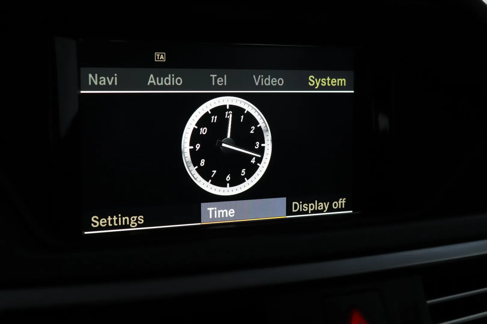 MERCEDES-BENZ E BVL-517 carousel image