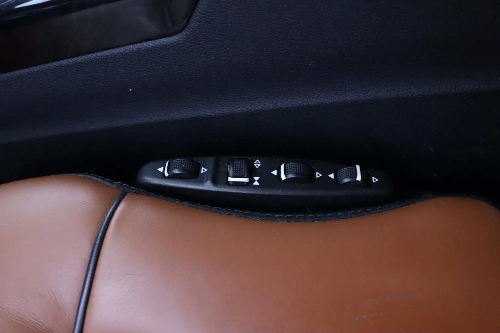 MERCEDES-BENZ E BVL-517 carousel image