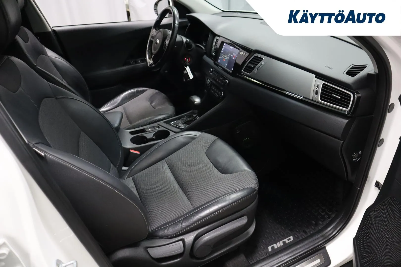 KIA Niro YJI-482 carousel image