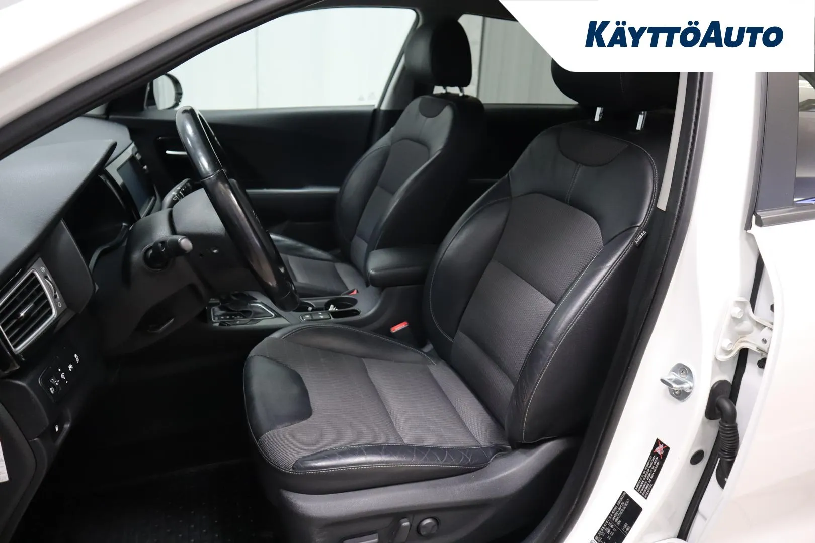 KIA Niro YJI-482 carousel image