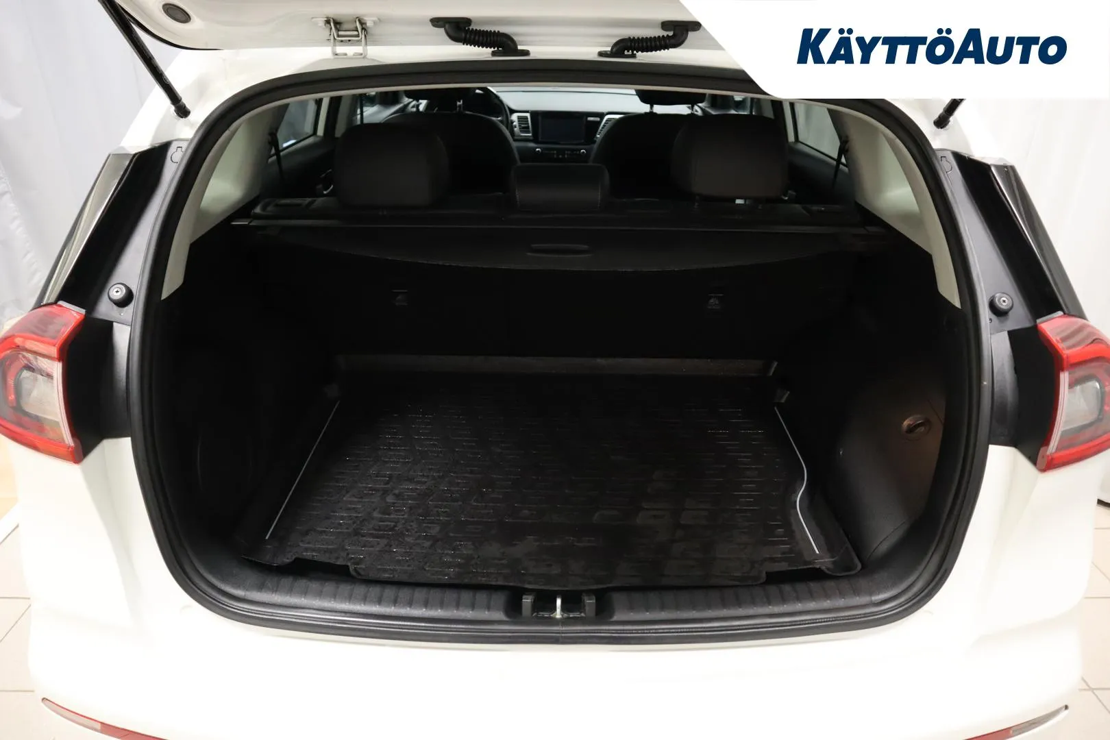 KIA Niro YJI-482 carousel image