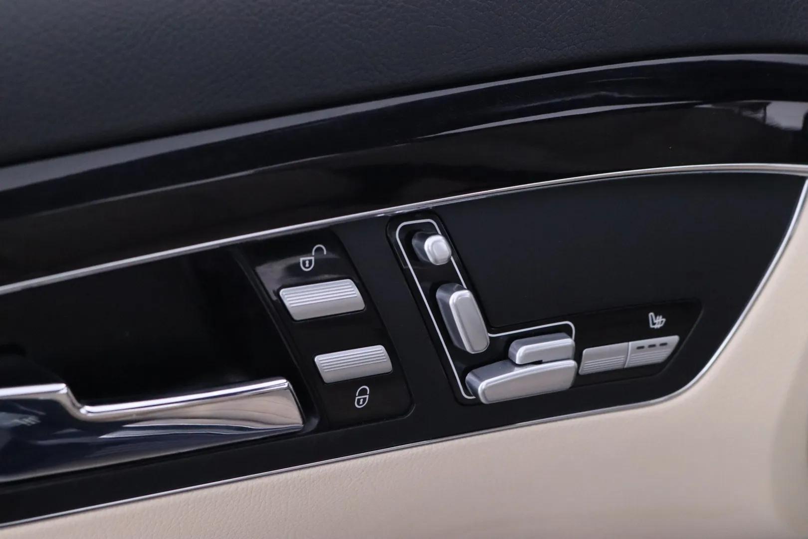 MERCEDES-BENZ S KRT-824 carousel image