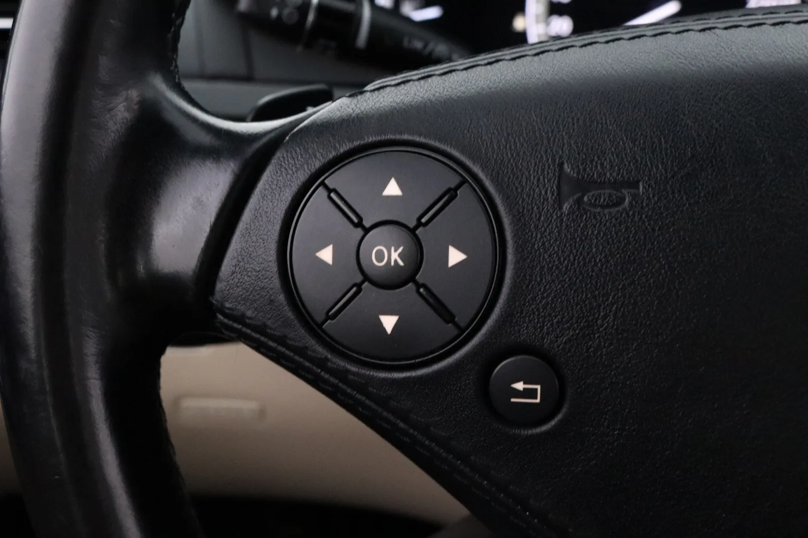 MERCEDES-BENZ S KRT-824 carousel image