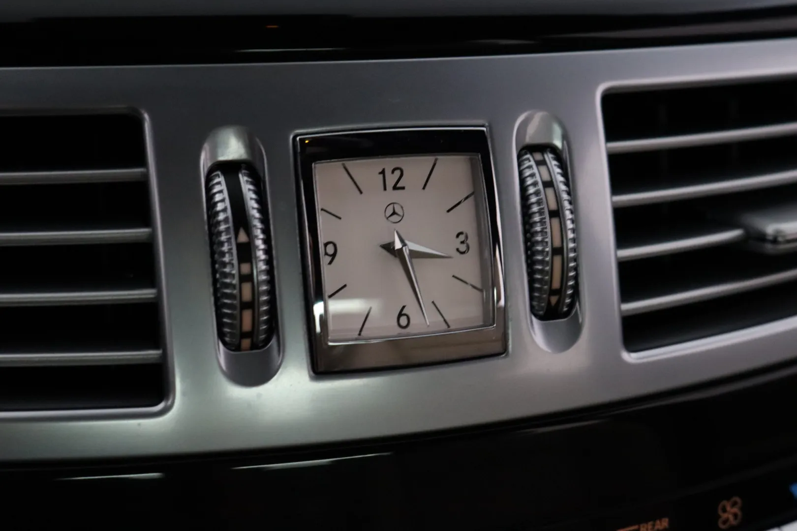 MERCEDES-BENZ S KRT-824 carousel image