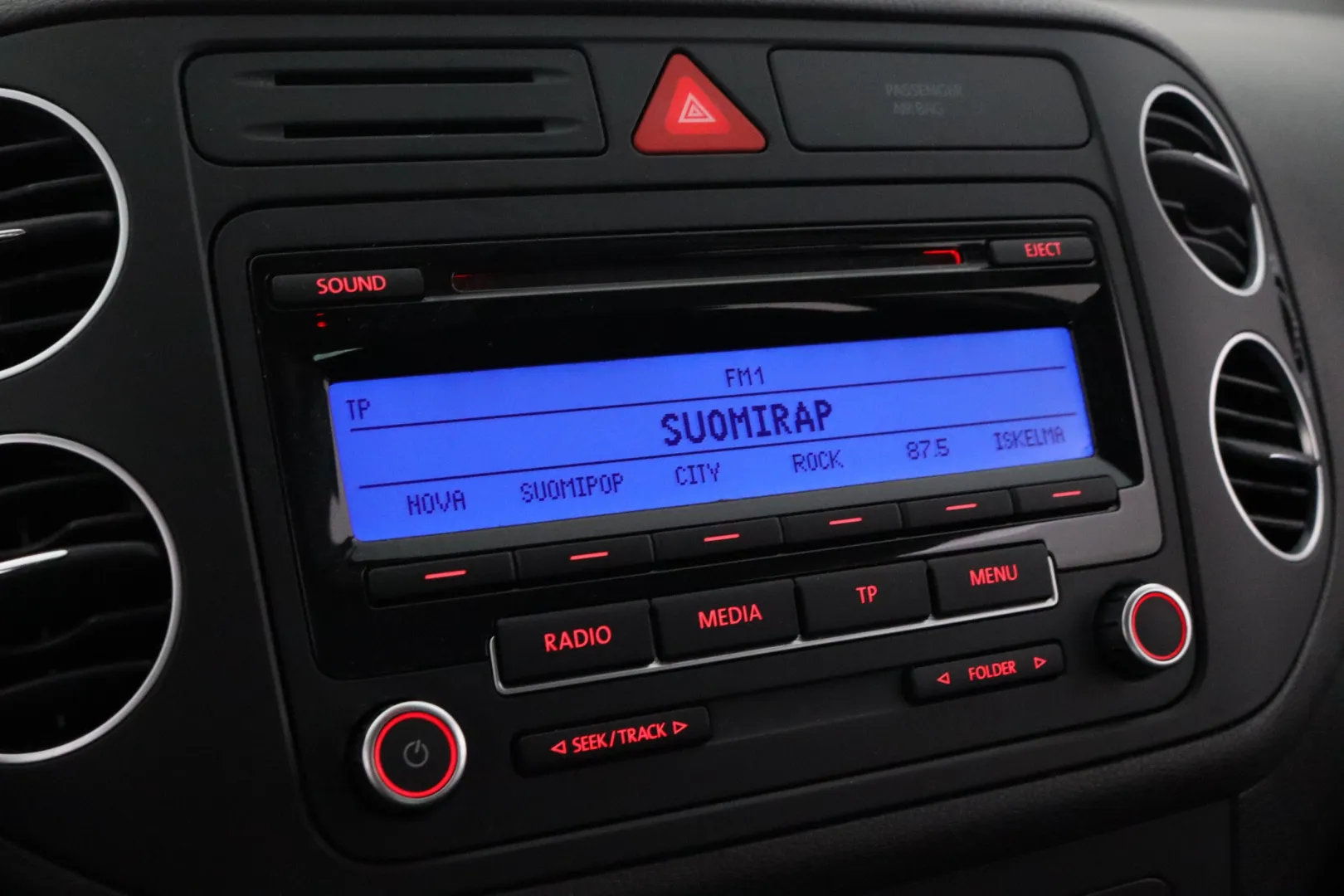 Volkswagen Golf Plus VVR-700 carousel image