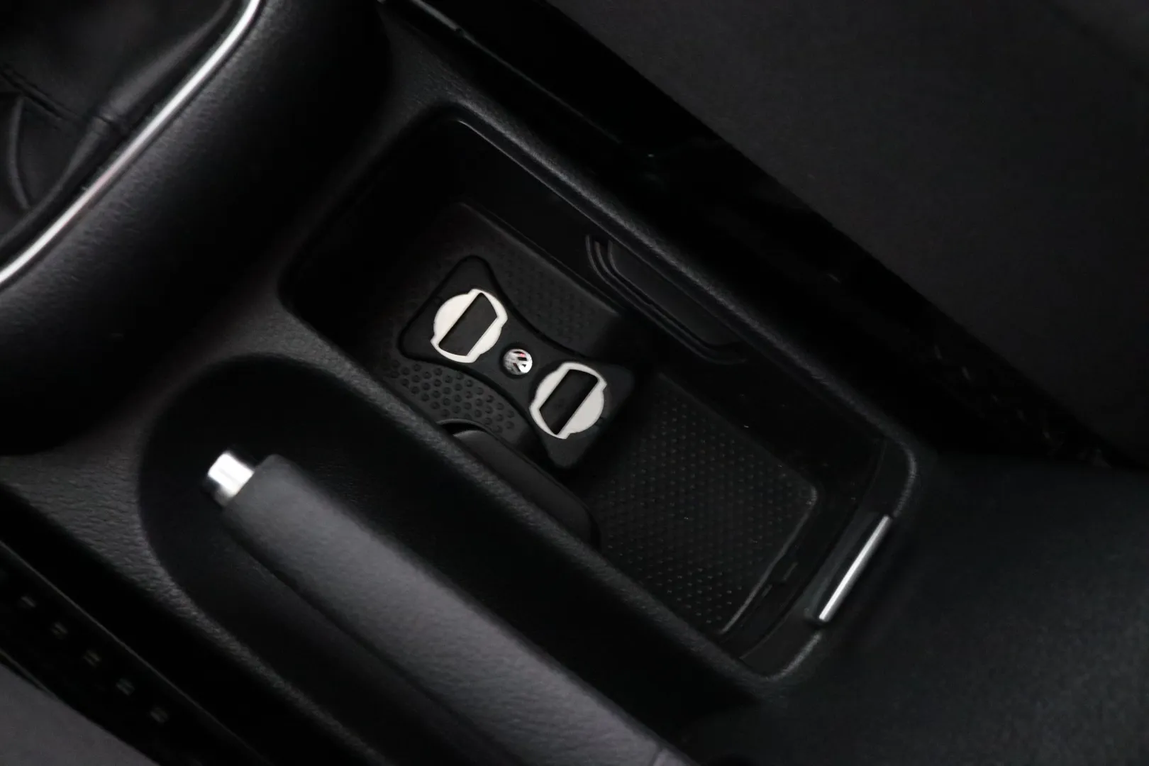 Volkswagen Golf Plus VVR-700 carousel image