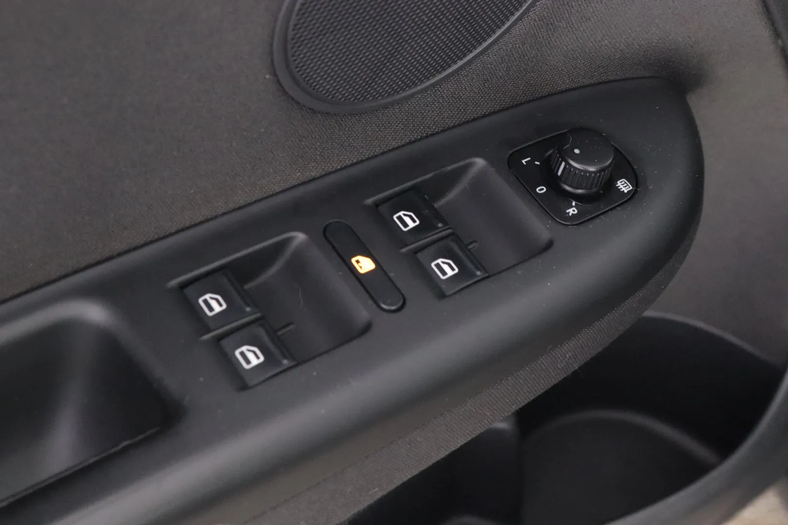 Volkswagen Golf Plus VVR-700 carousel image