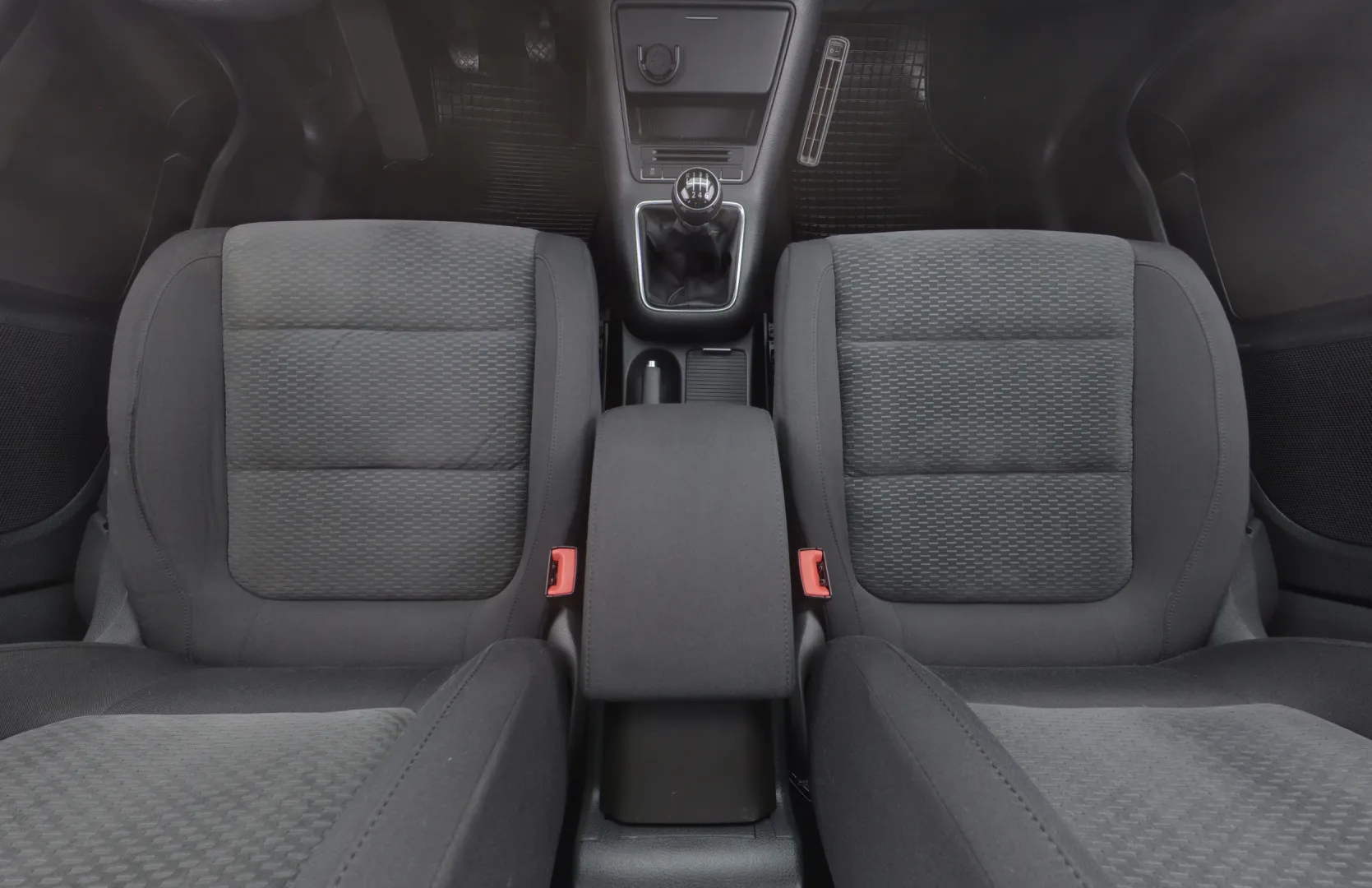 Volkswagen Golf Plus VVR-700 carousel image